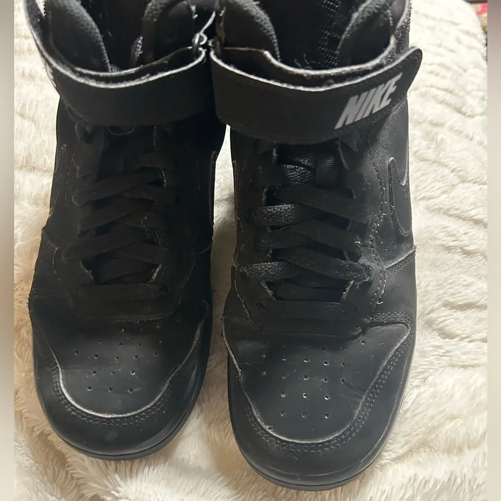 Nike Men's Black High-Top Sneakers with Strap
